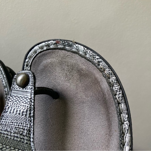 Alegria | Carina Chain Mail Metallic Leather Slip On Thong Platform Flip Flops - Picture 4 of 7